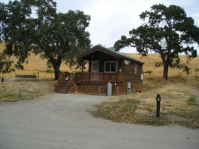 San Benito Camping Resort One-Bedroom Cabin 3